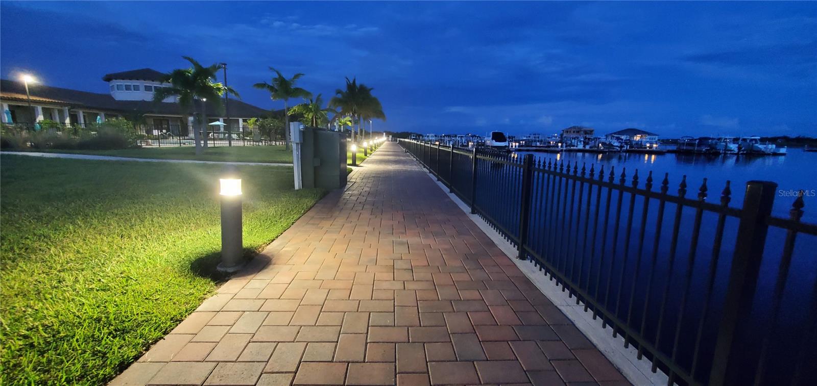 SANCTUARY COVE - Residential