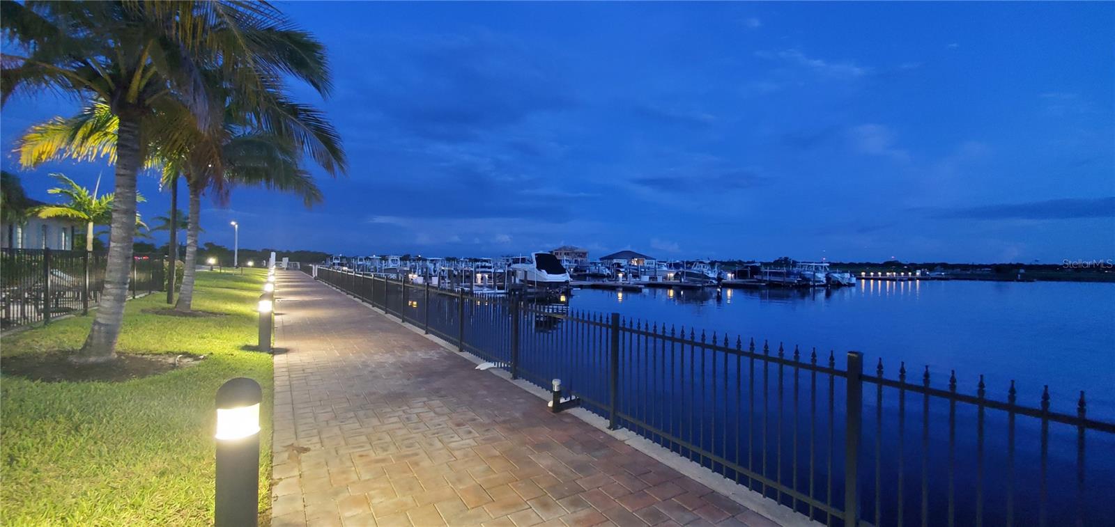 SANCTUARY COVE - Residential