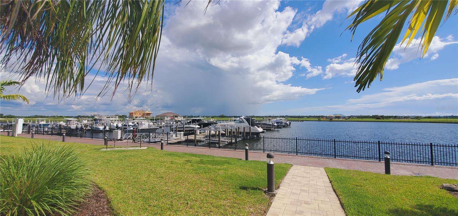 SANCTUARY COVE - Residential