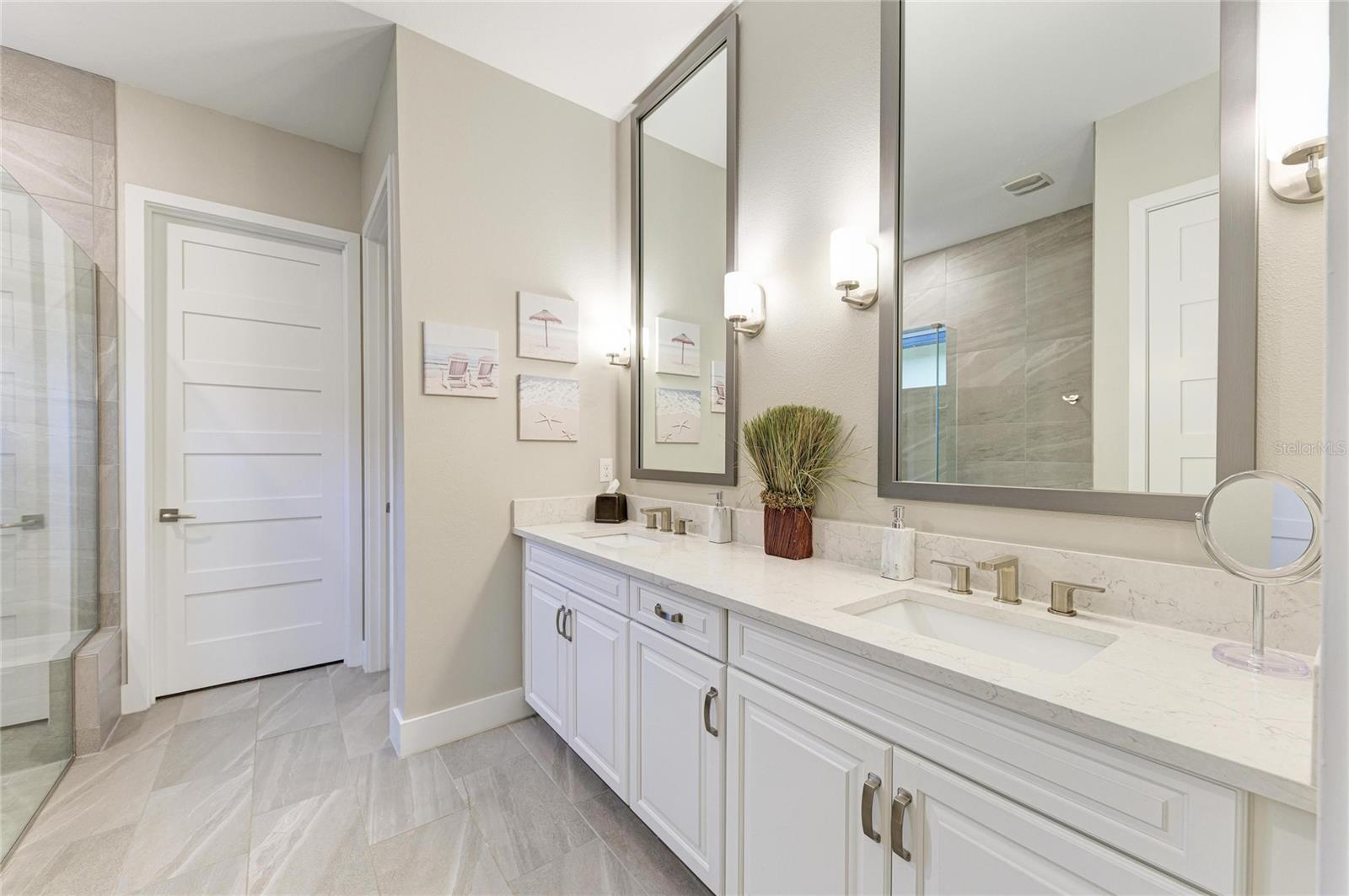 SANCTUARY COVE - Residential