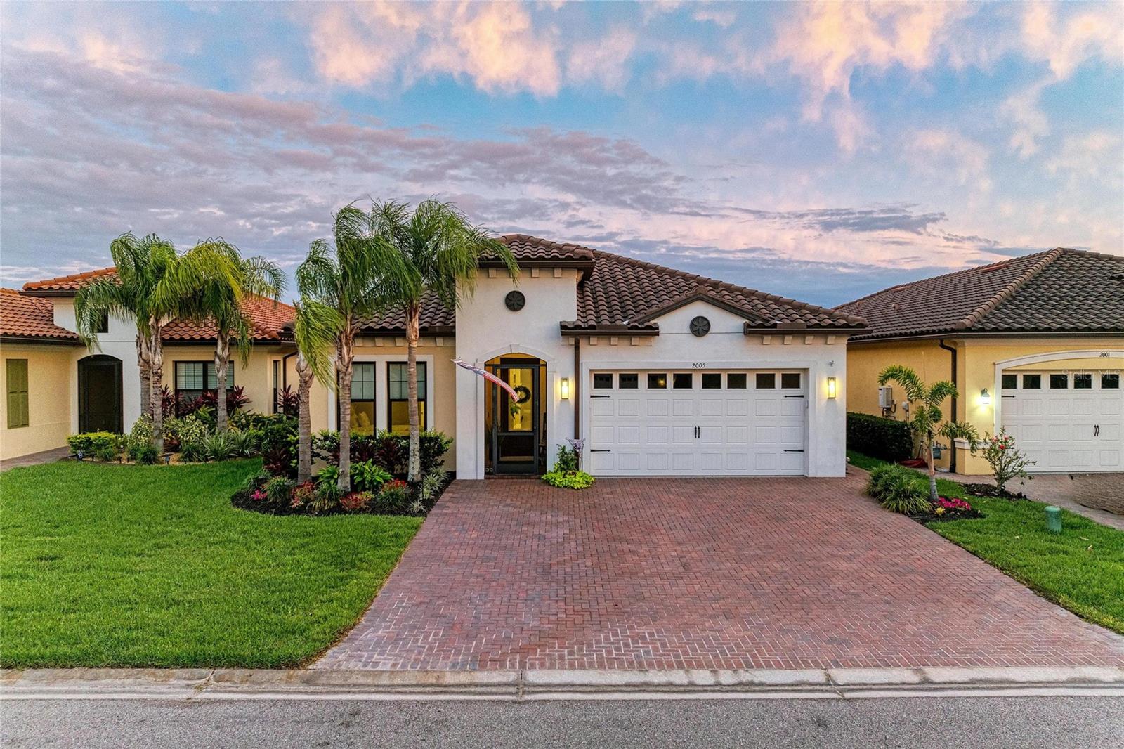 SANCTUARY COVE - Residential