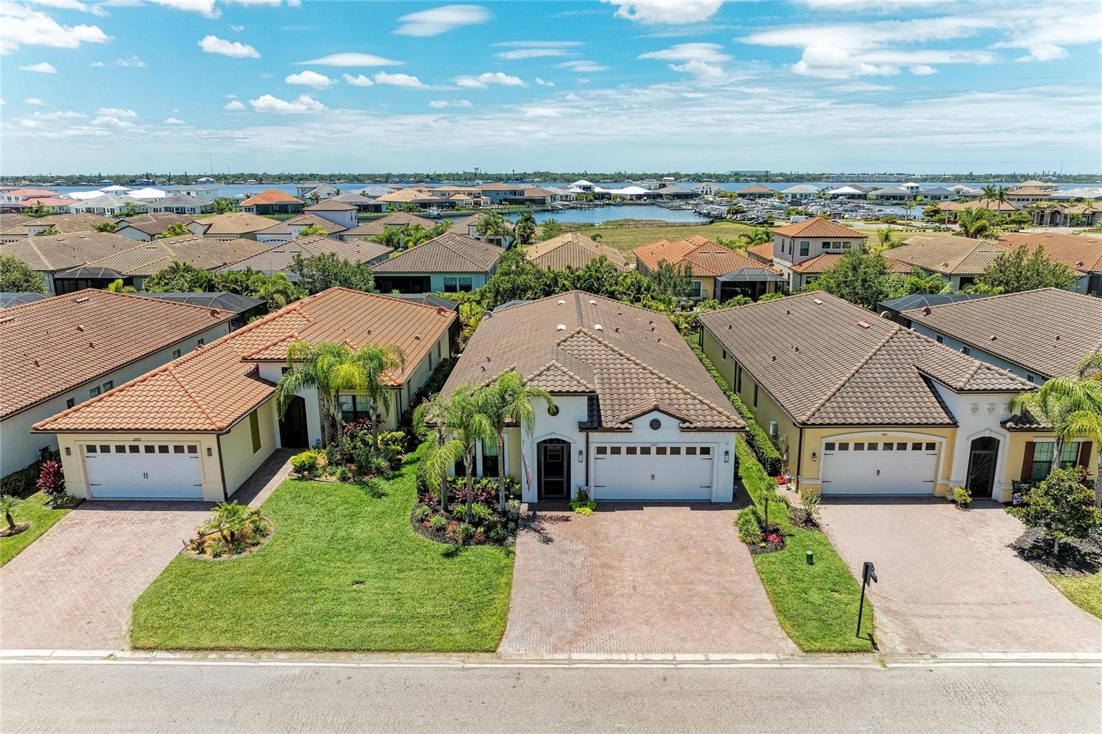 SANCTUARY COVE - Residential