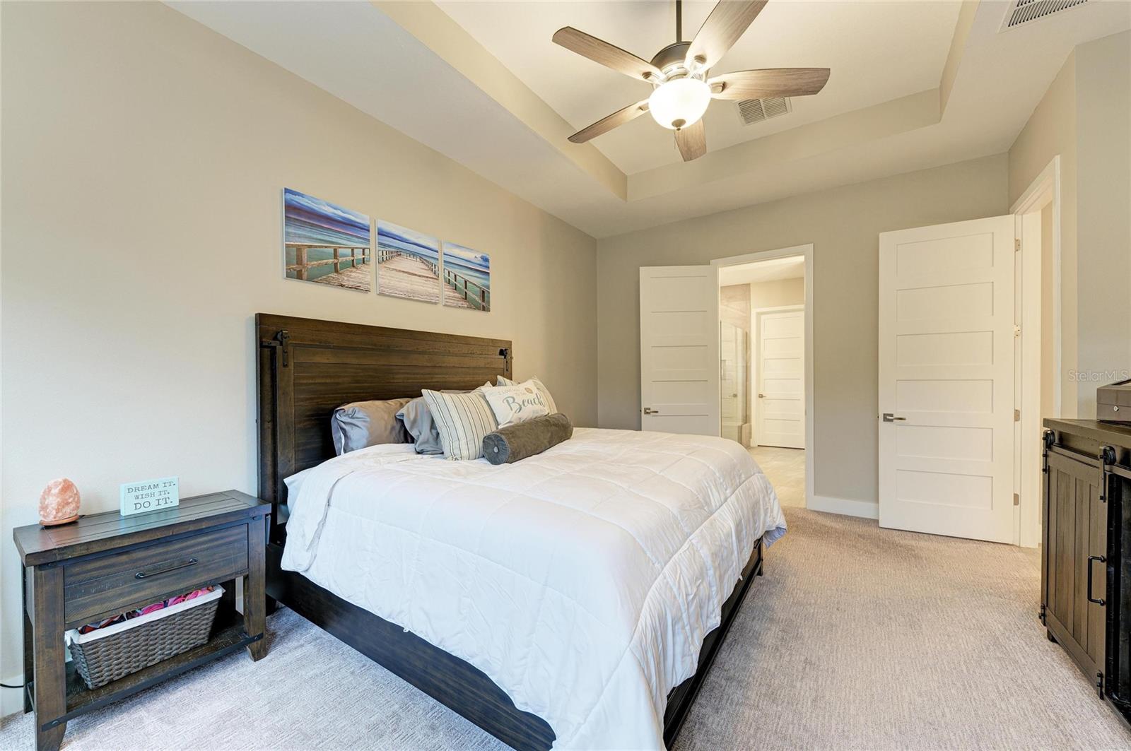 SANCTUARY COVE - Residential