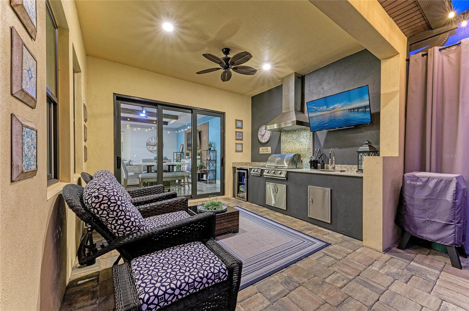 SANCTUARY COVE - Residential