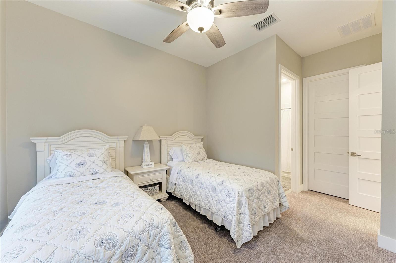 SANCTUARY COVE - Residential