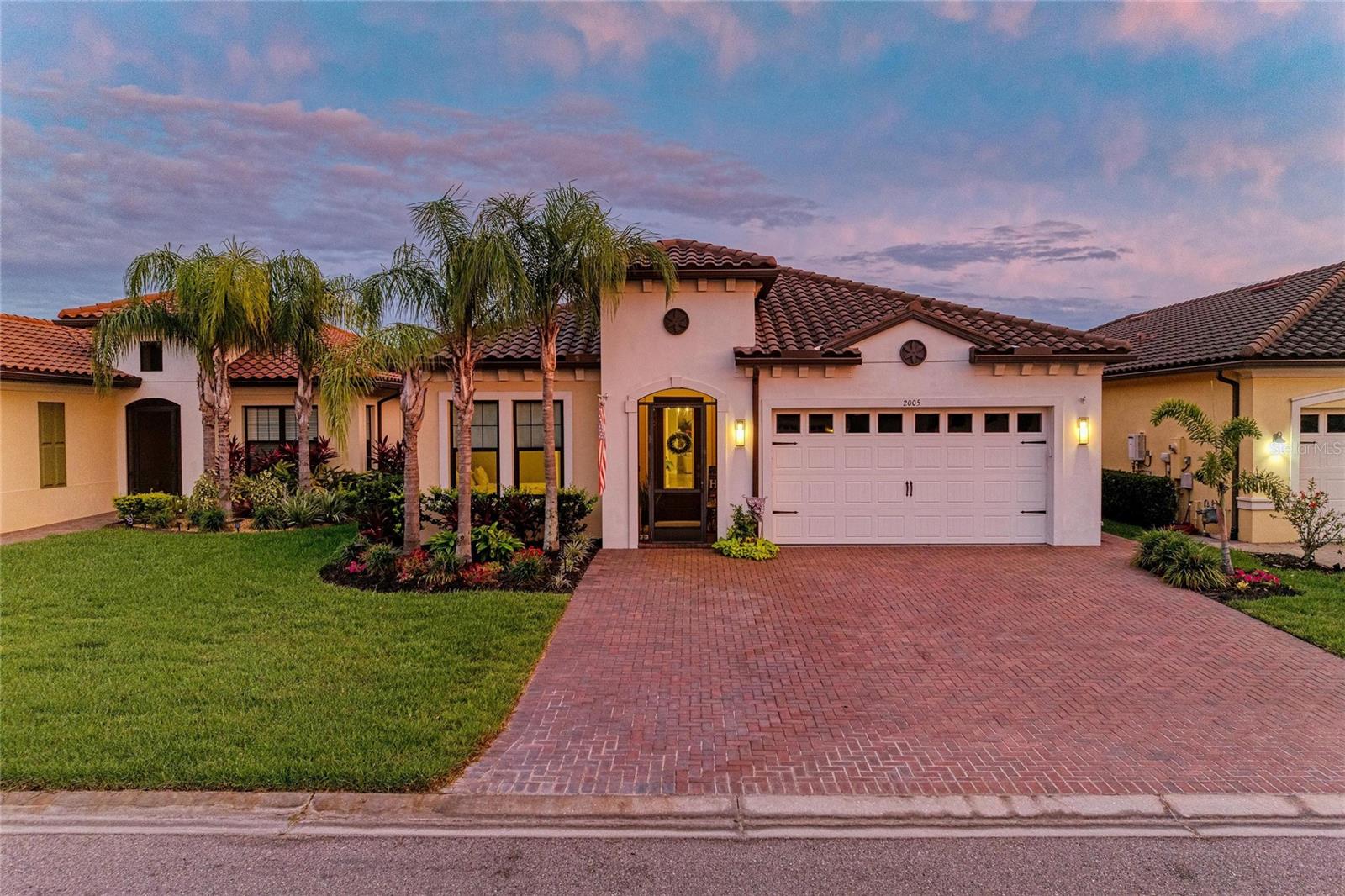 SANCTUARY COVE - Residential
