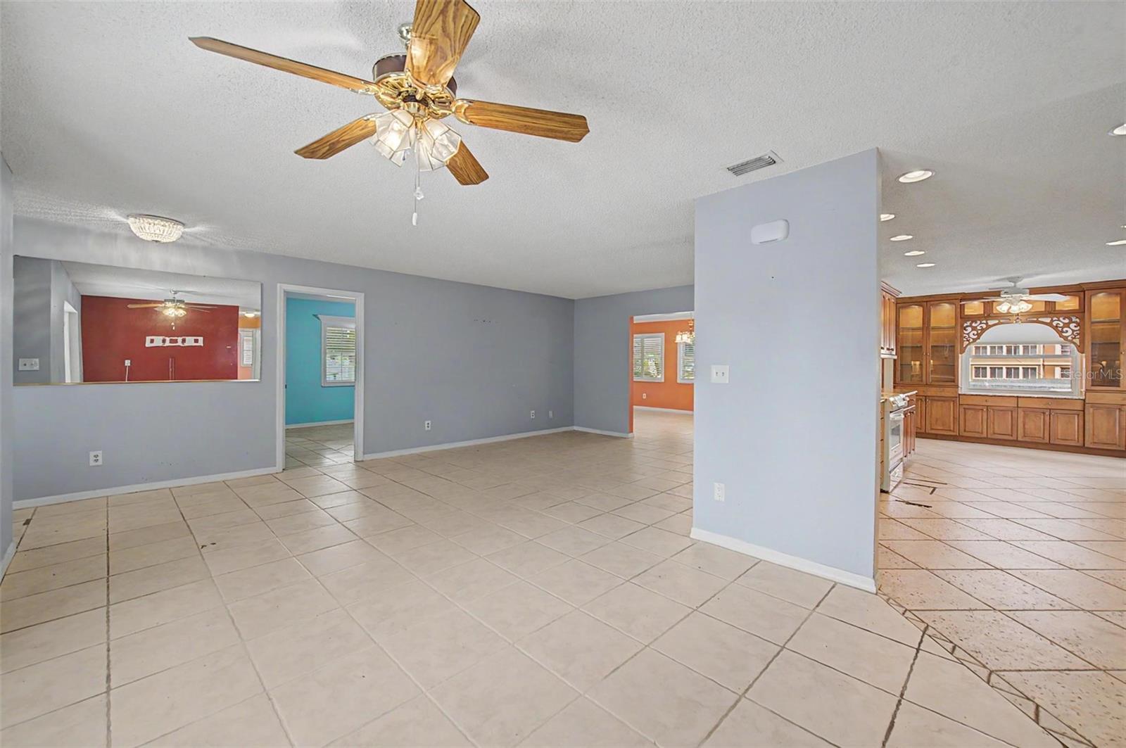 DEL WEBBS SUN CITY FLORIDA UN - Residential