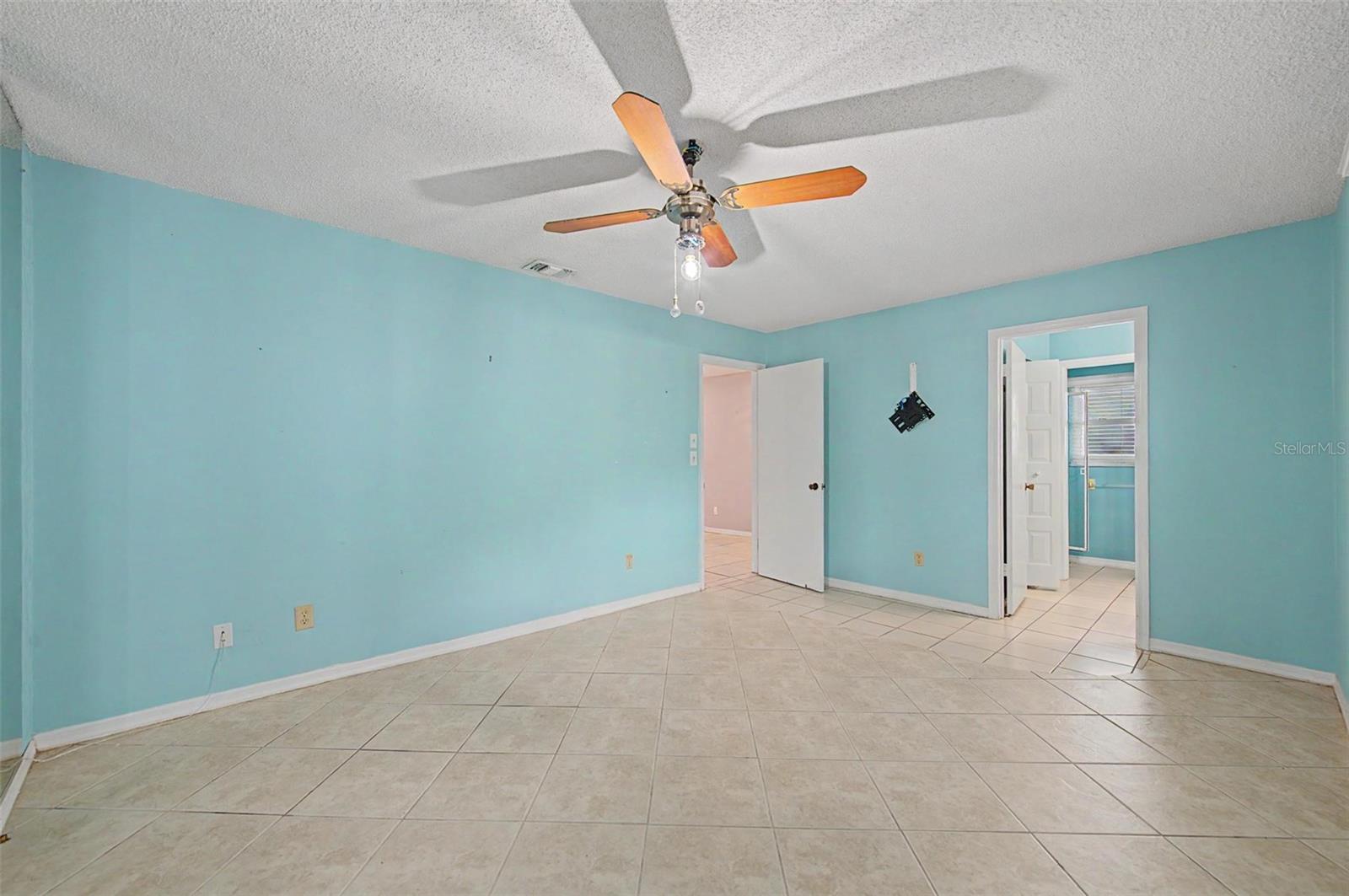 DEL WEBBS SUN CITY FLORIDA UN - Residential