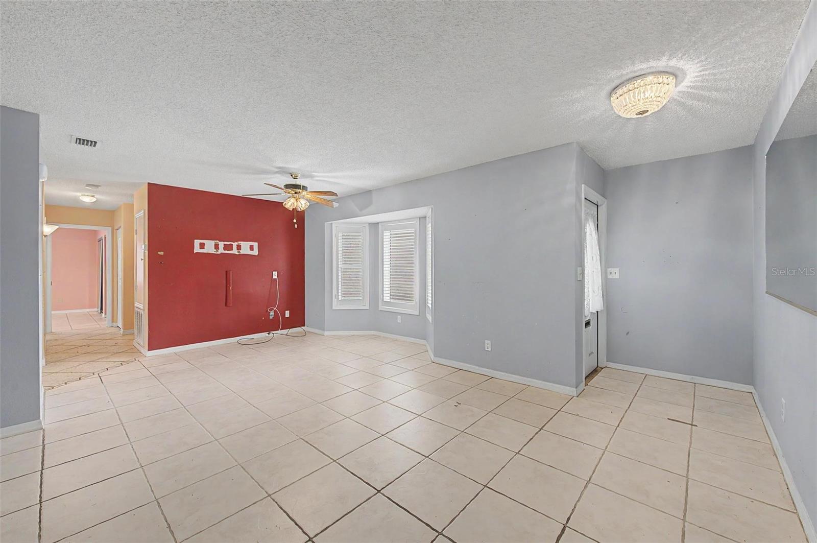 DEL WEBBS SUN CITY FLORIDA UN - Residential