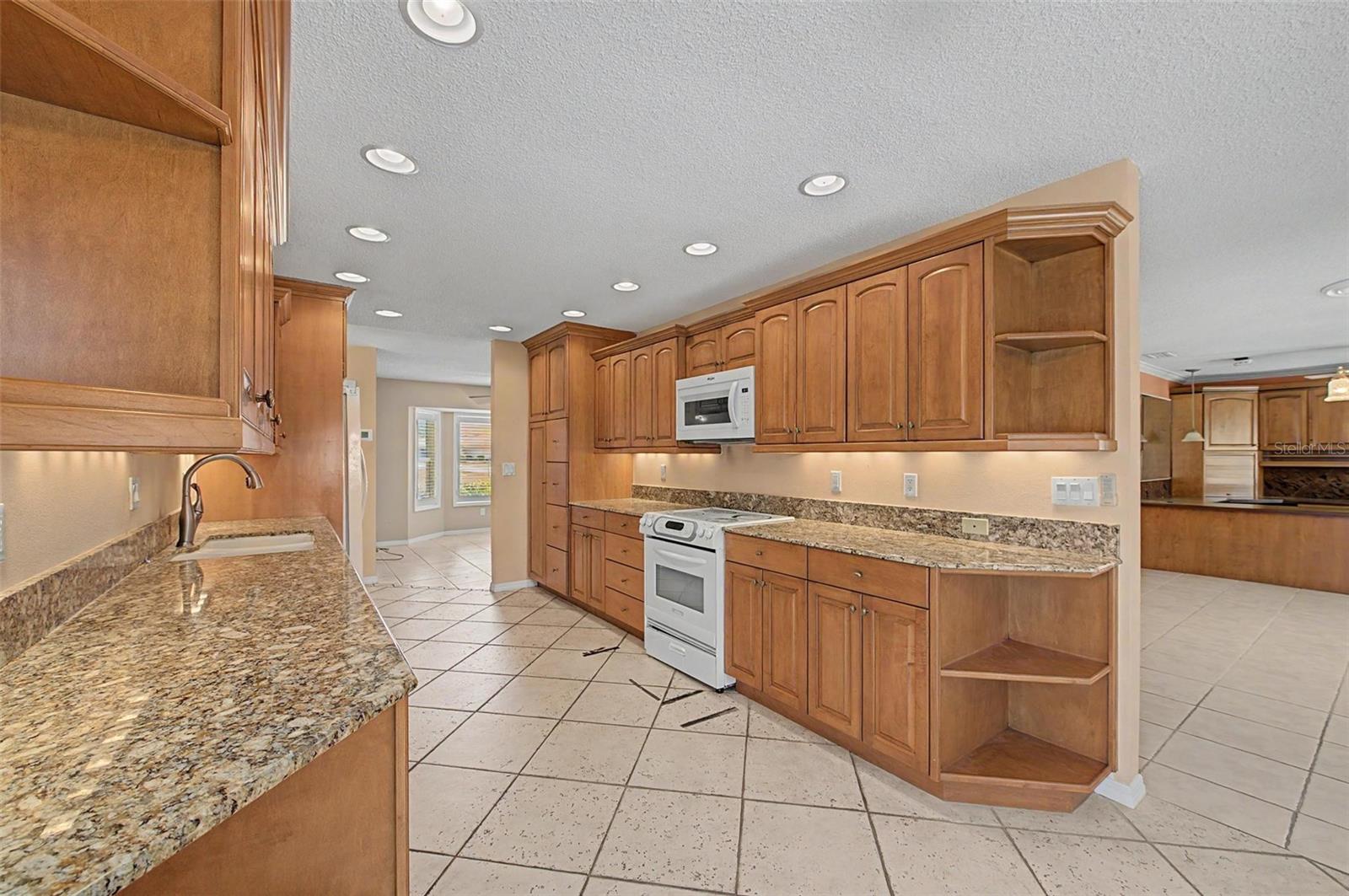 DEL WEBBS SUN CITY FLORIDA UN - Residential