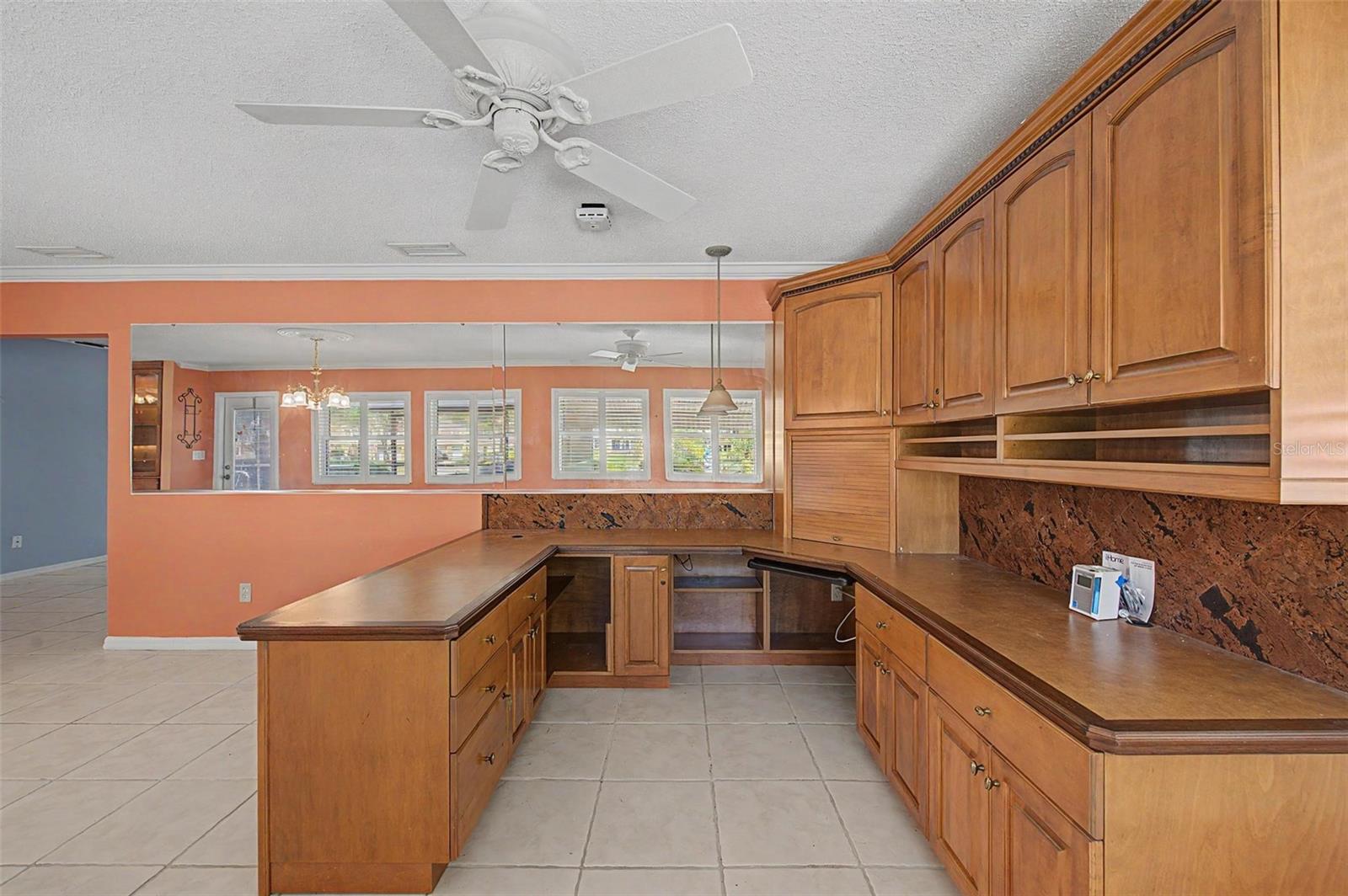 DEL WEBBS SUN CITY FLORIDA UN - Residential