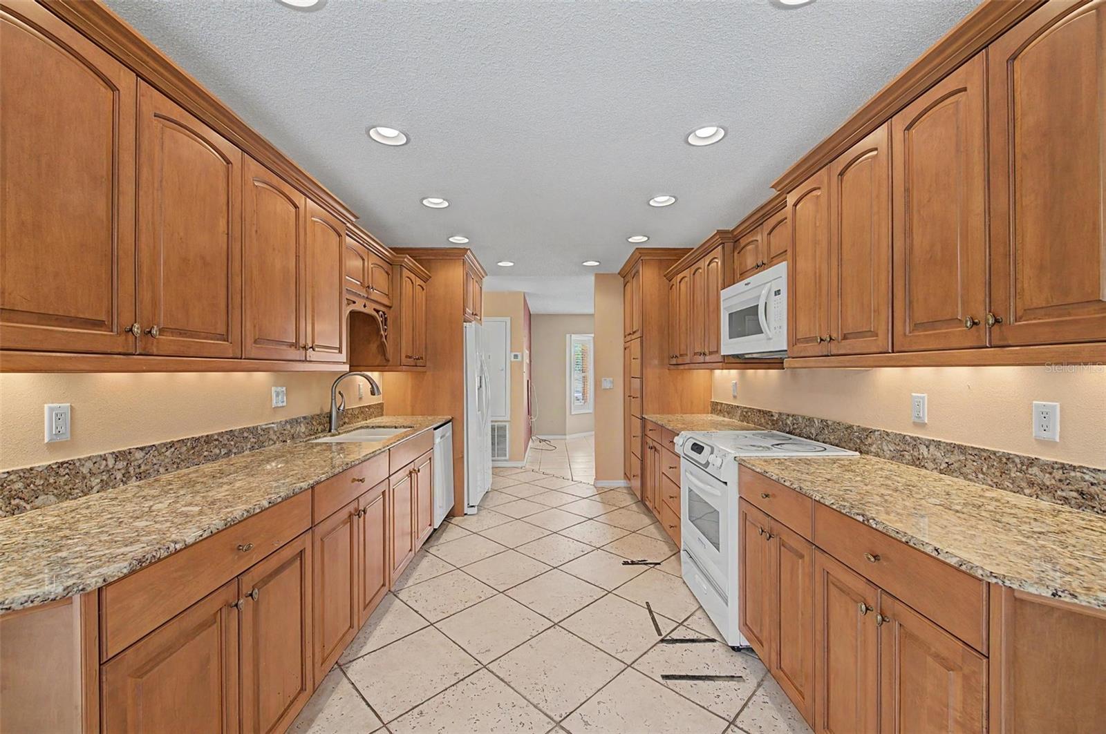DEL WEBBS SUN CITY FLORIDA UN - Residential