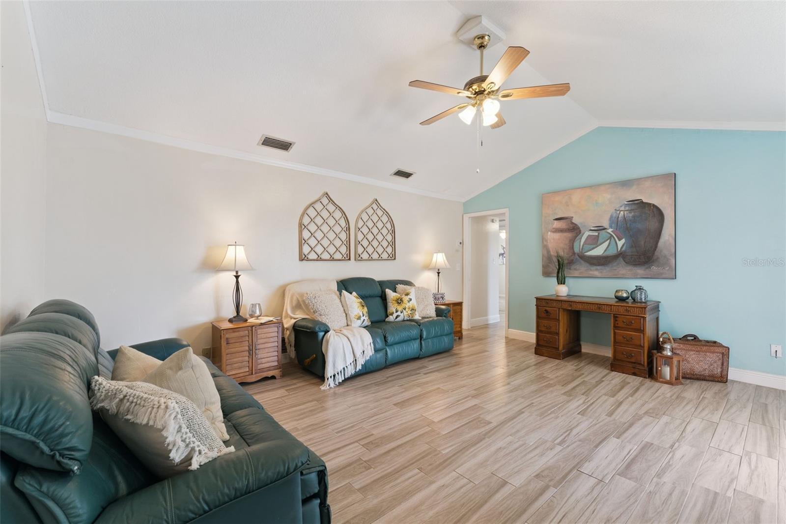 WINSOR MANOR - Residential