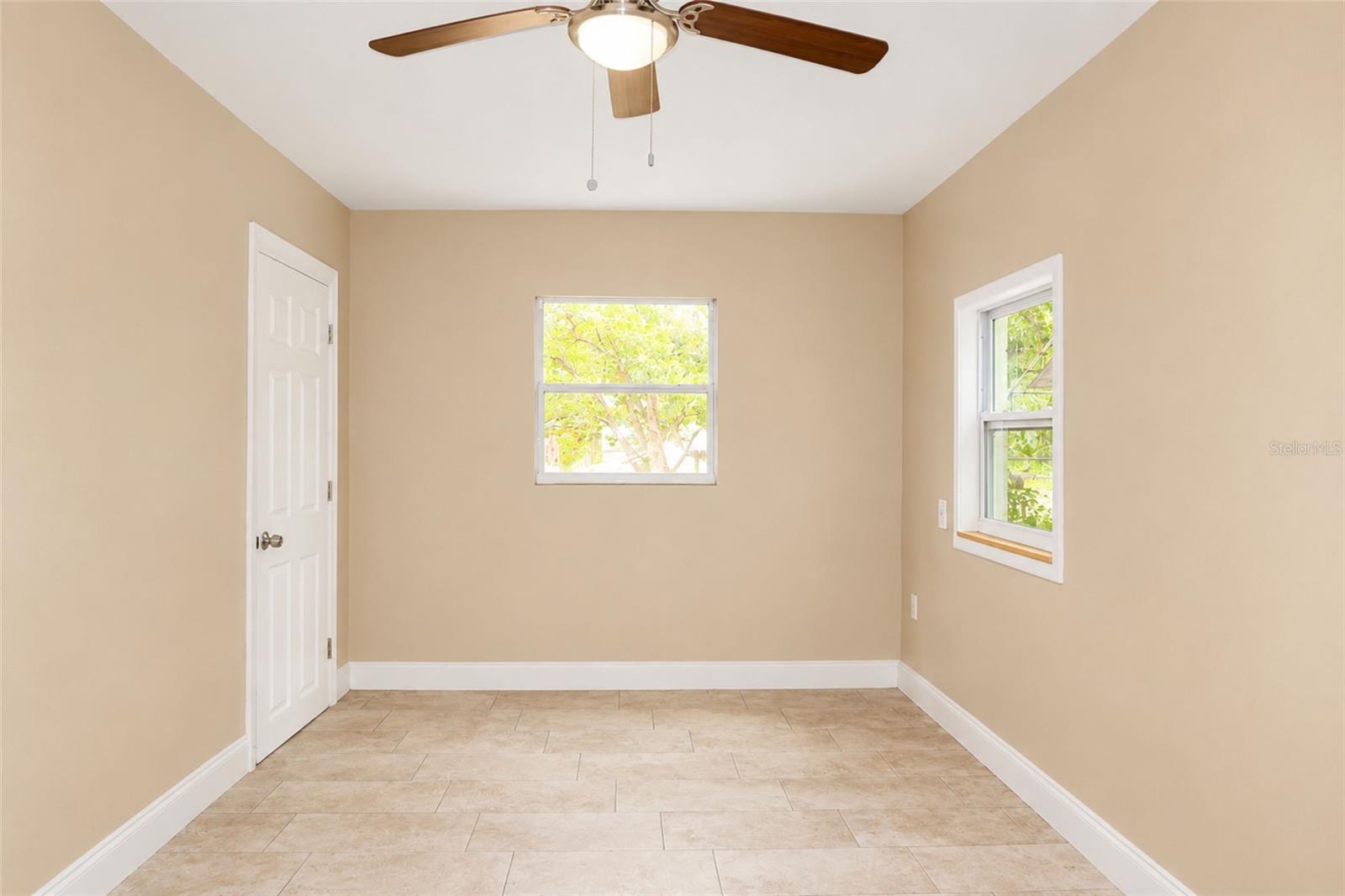 TAMPA OVERLOOK - Residential Lease