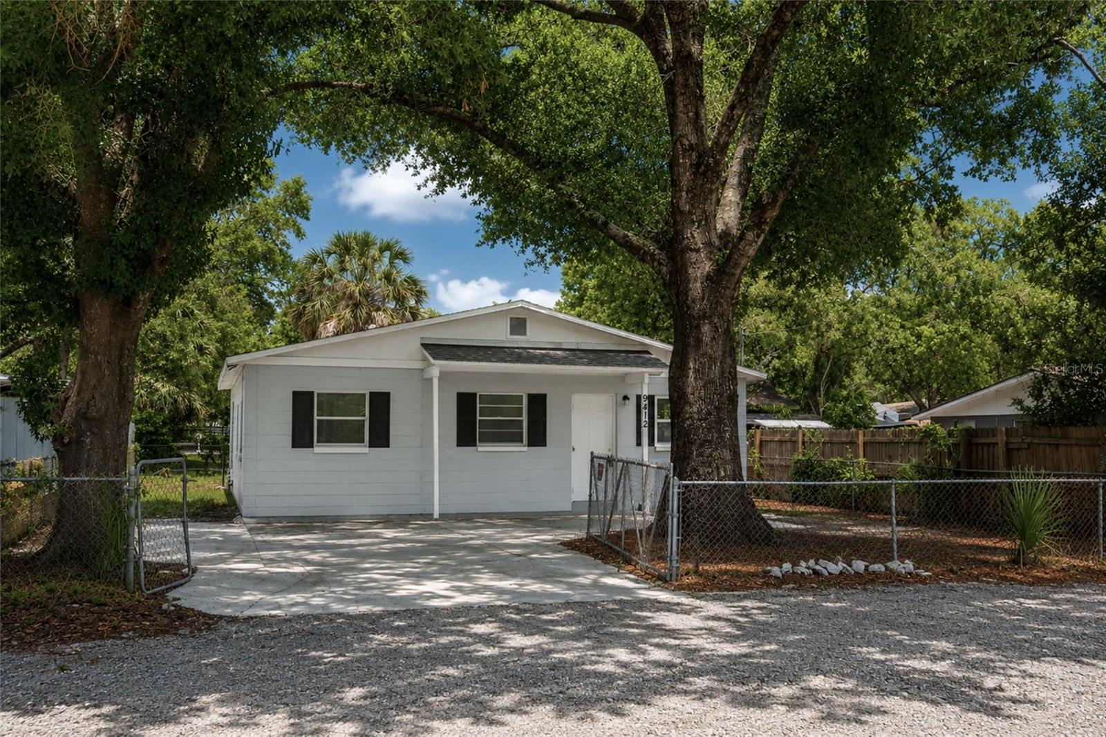 TAMPA OVERLOOK - Residential Lease