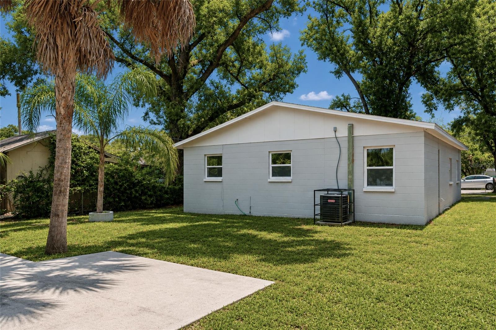 TAMPA OVERLOOK - Residential Lease
