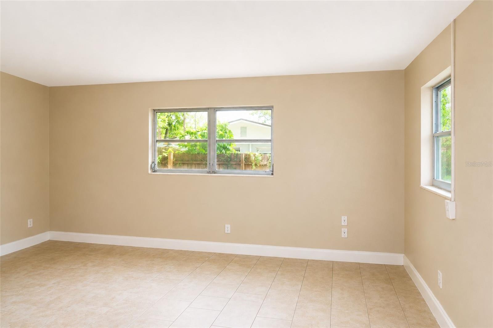 TAMPA OVERLOOK - Residential Lease