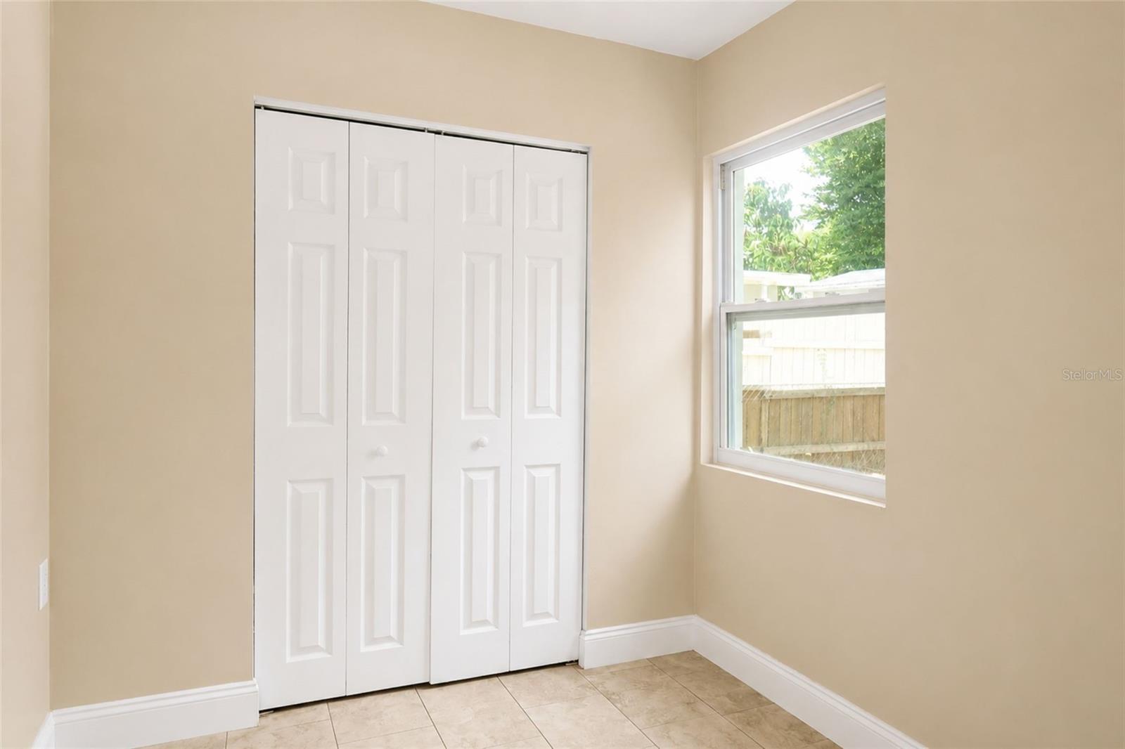 TAMPA OVERLOOK - Residential Lease