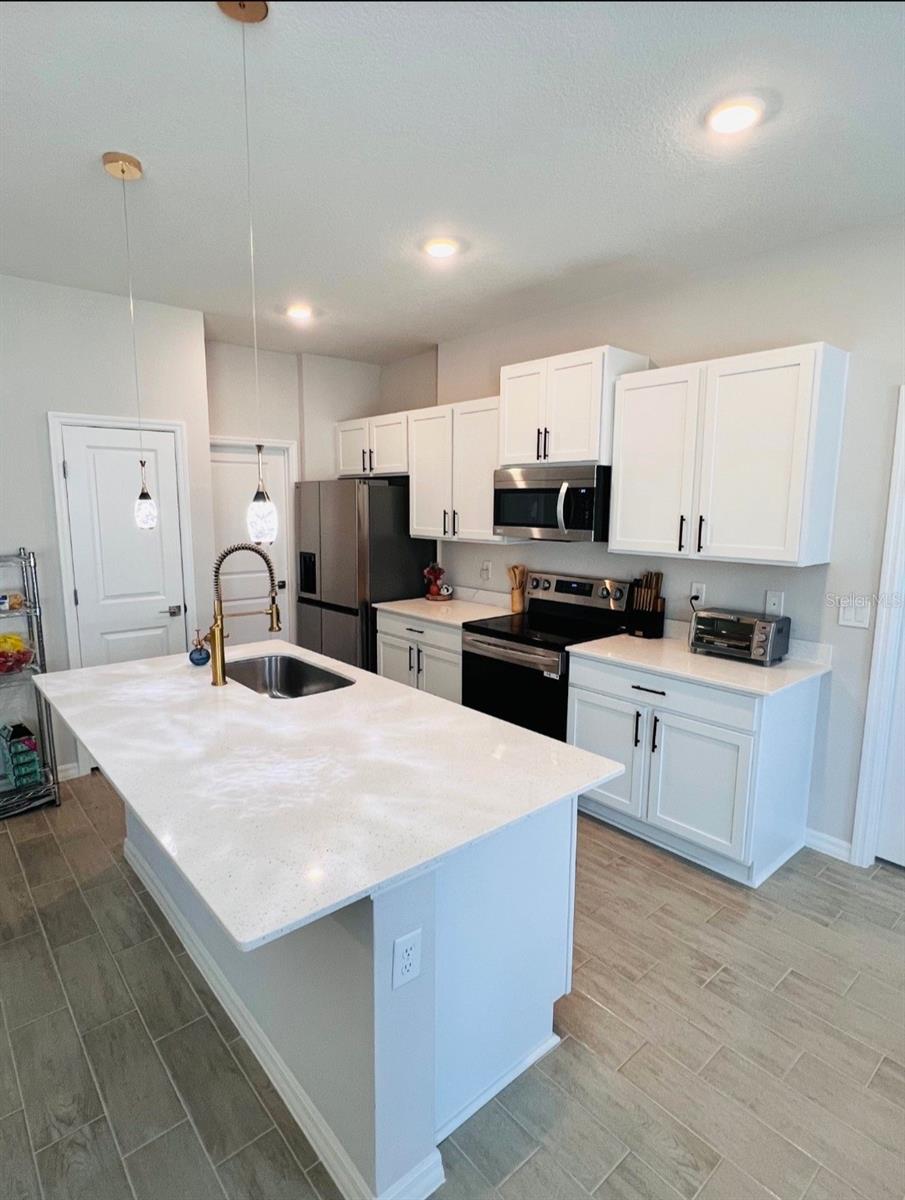 MARION OAKS UN 04 - Residential Lease