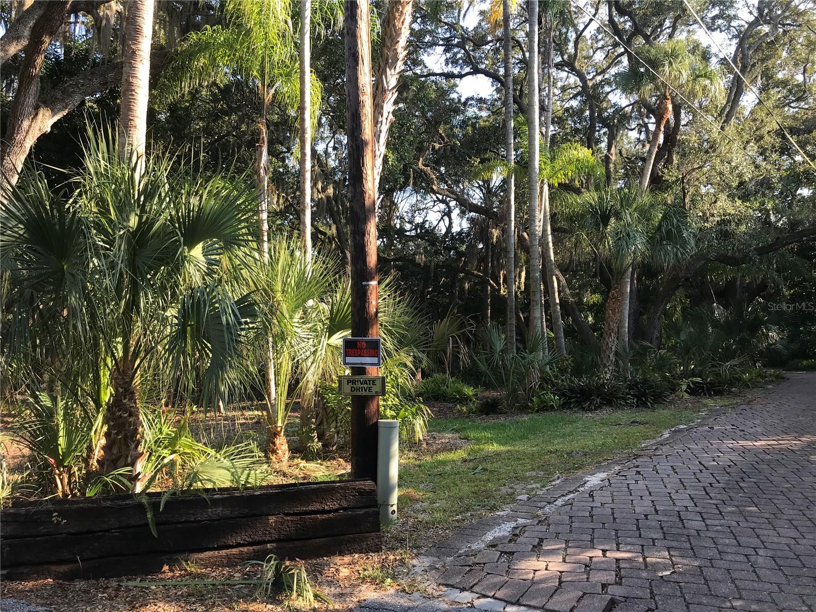 SARASOTA-VENICE CO RIVER SUB - Land