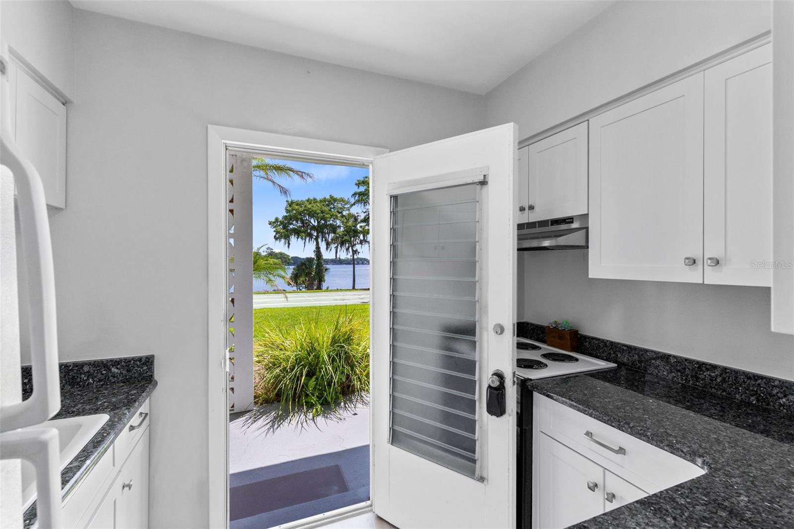 LAKE MAITLAND TERRACE APTS - Residential