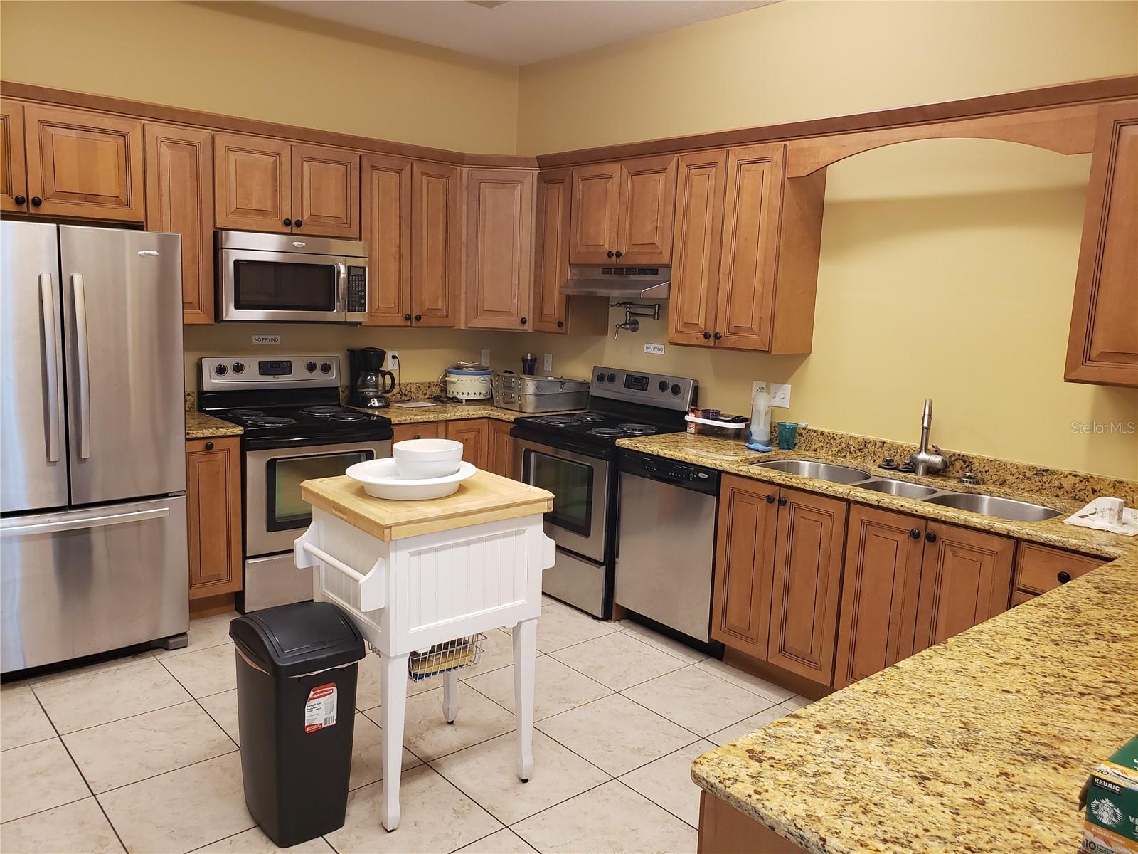 LAKE MAITLAND TERRACE APTS - Residential