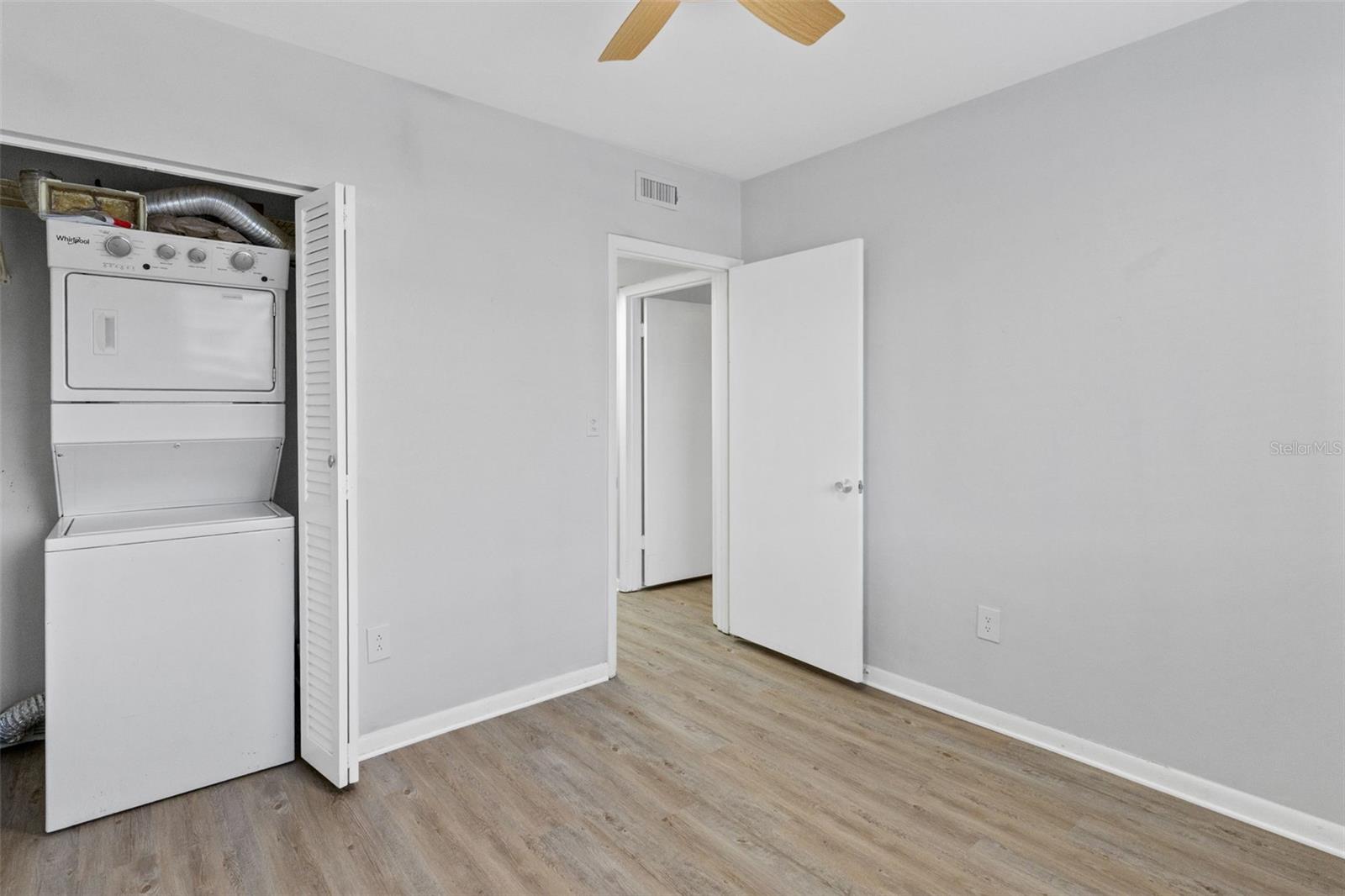 LAKE MAITLAND TERRACE APTS - Residential