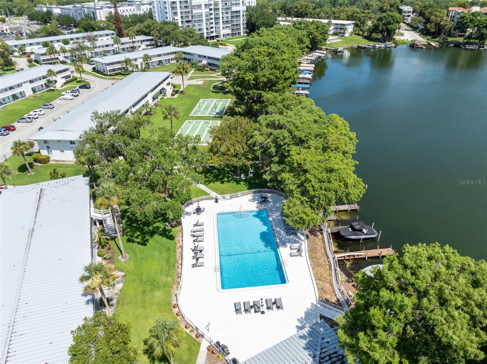 LAKE MAITLAND TERRACE APTS - Residential