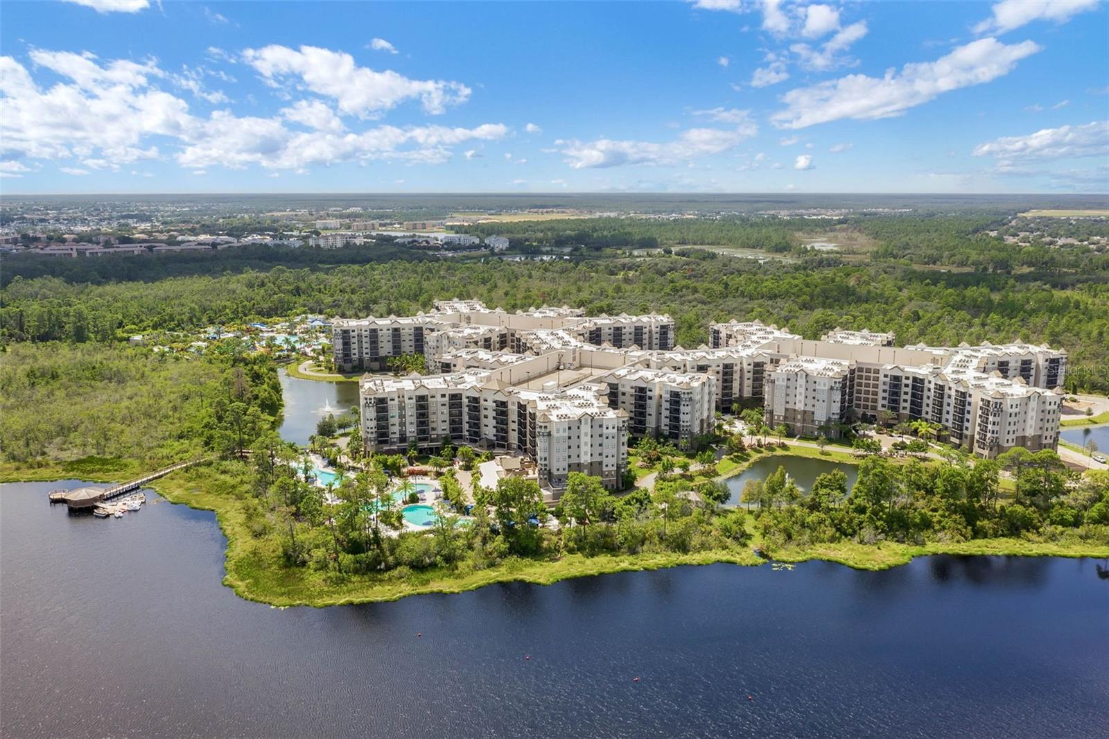 GROVE RESIDENCE & SPA HOTEL CONDO 1 - Residential