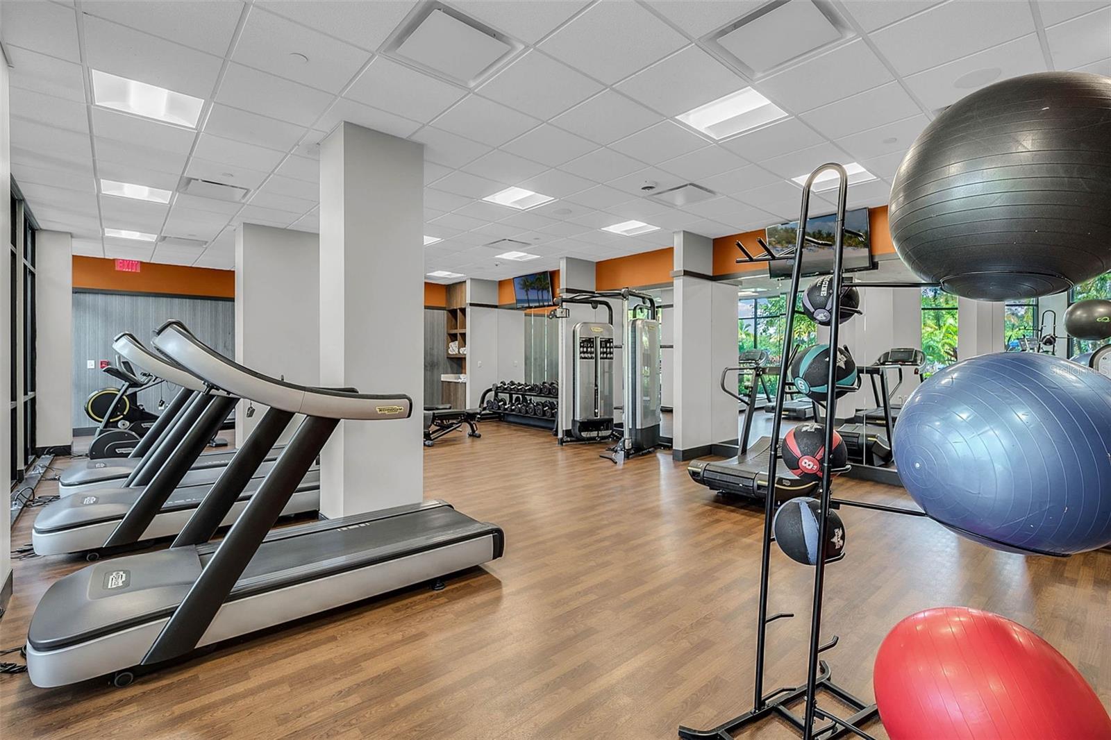 GROVE RESIDENCE & SPA HOTEL CONDO 1 - Residential