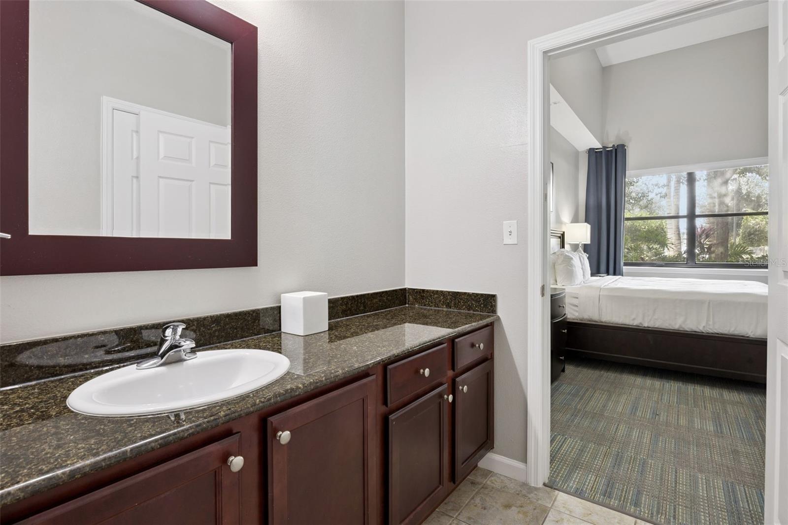 GROVE RESIDENCE & SPA HOTEL CONDO 1 - Residential