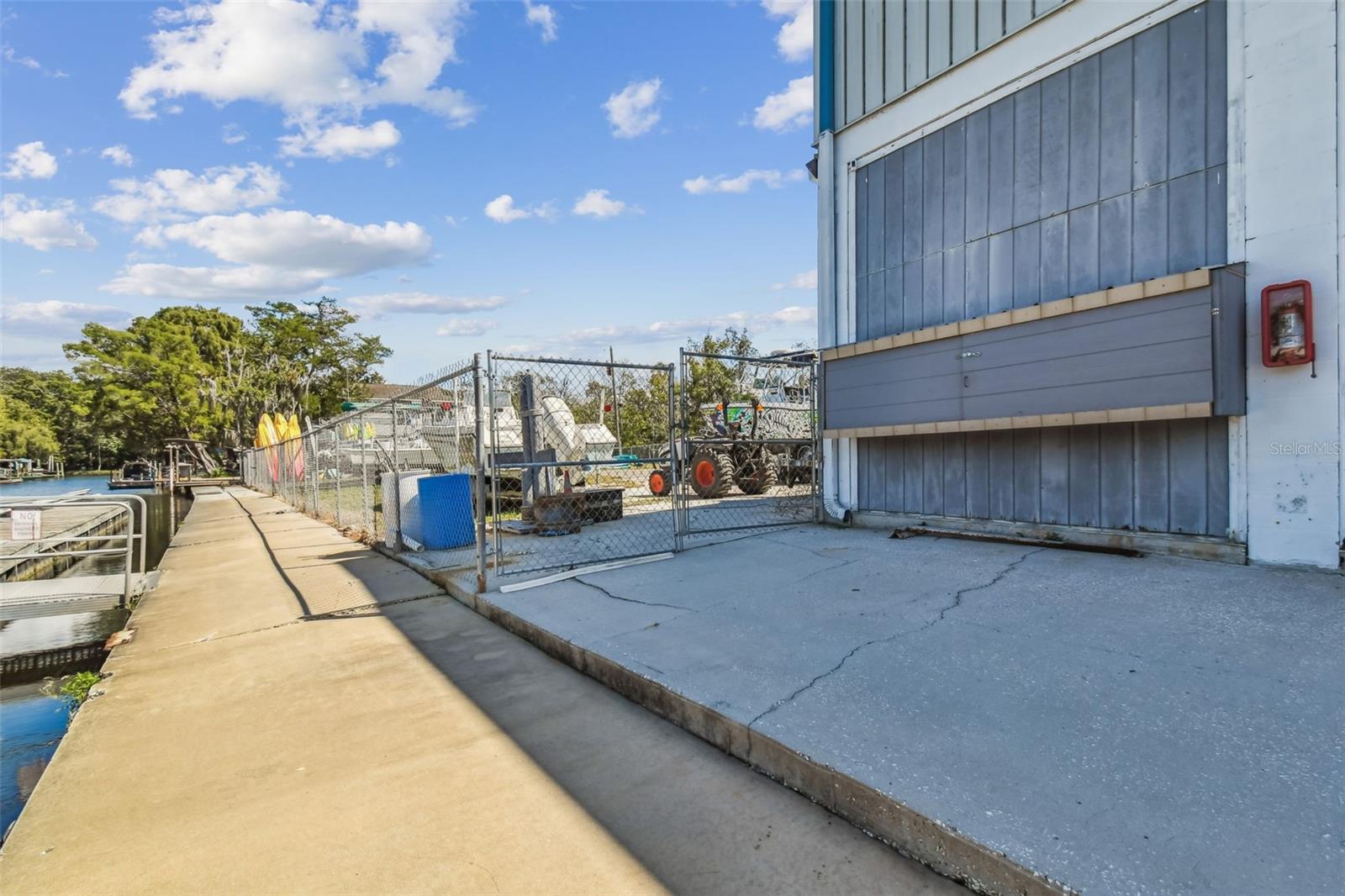 WEEKI WACHEE GARDENS - Commercial Sale
