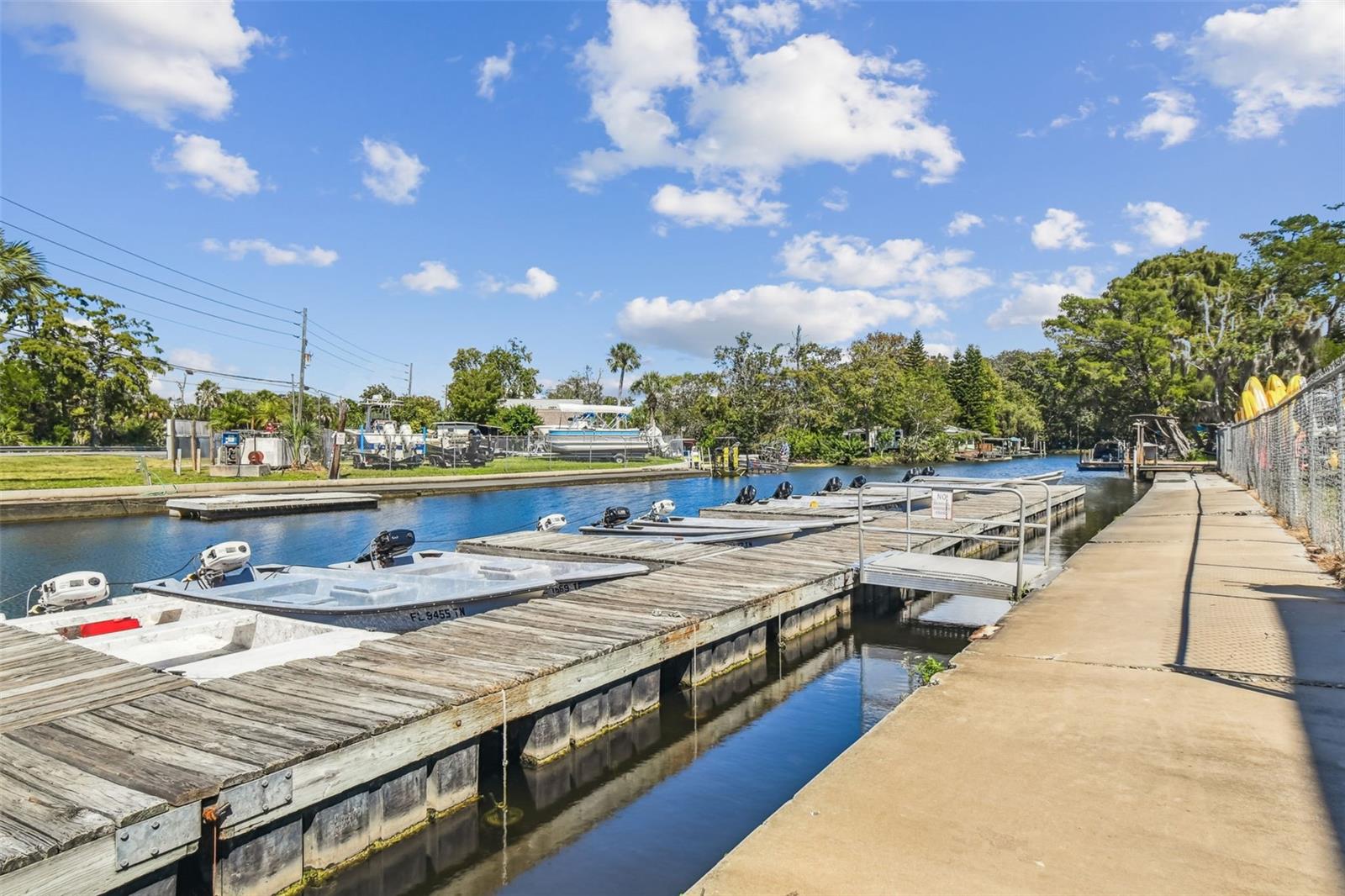WEEKI WACHEE GARDENS - Commercial Sale