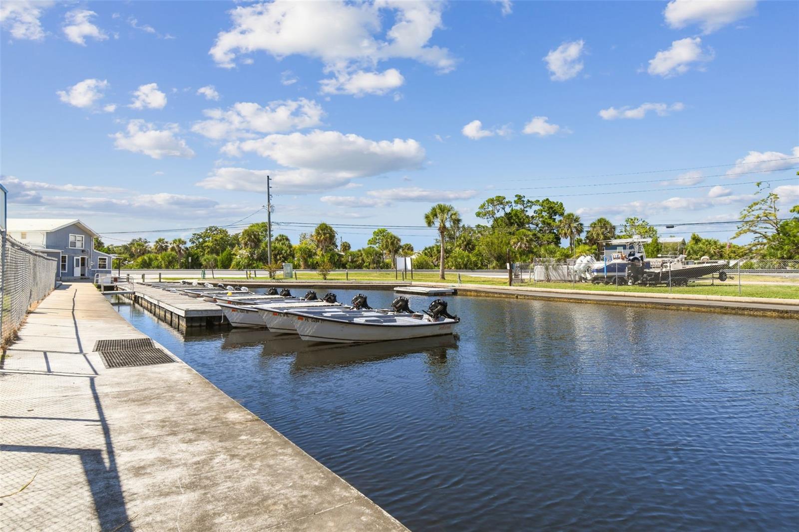 WEEKI WACHEE GARDENS - Commercial Sale