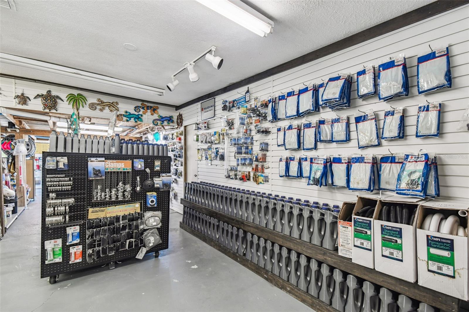 WEEKI WACHEE GARDENS - Commercial Sale