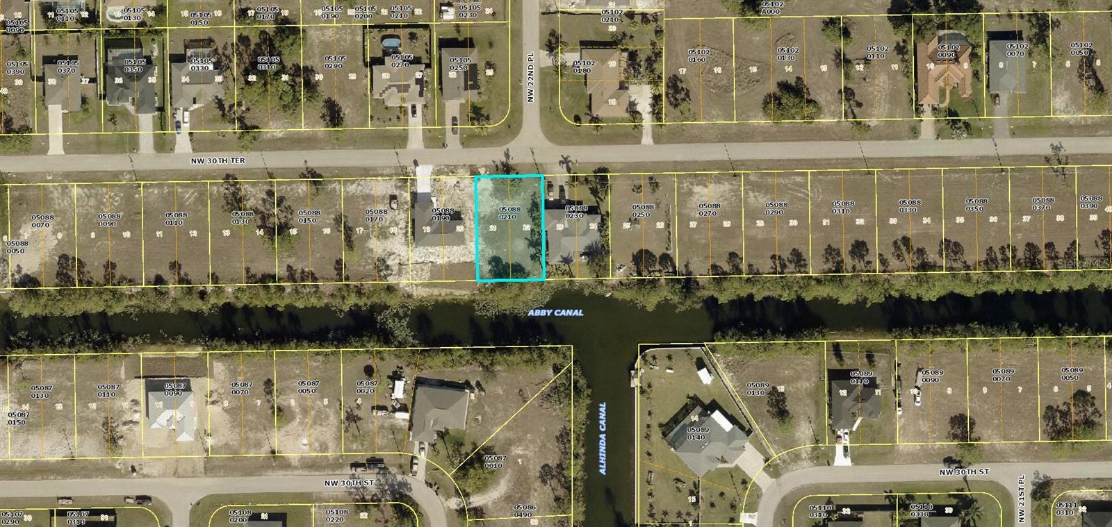 CAPE CORAL - Land