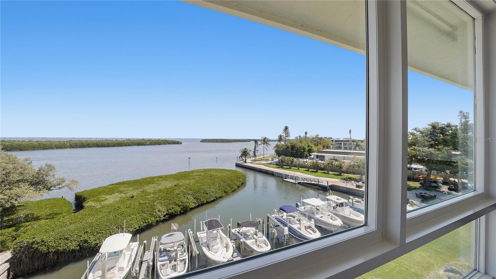 WINDWARD BAY AMD - Residential