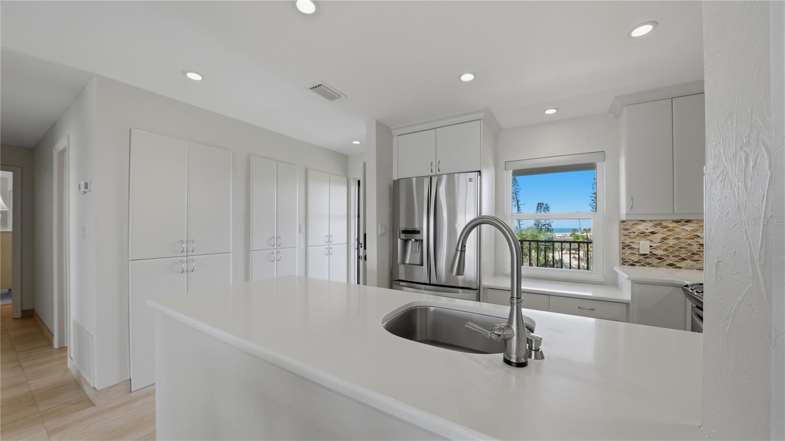 WINDWARD BAY AMD - Residential