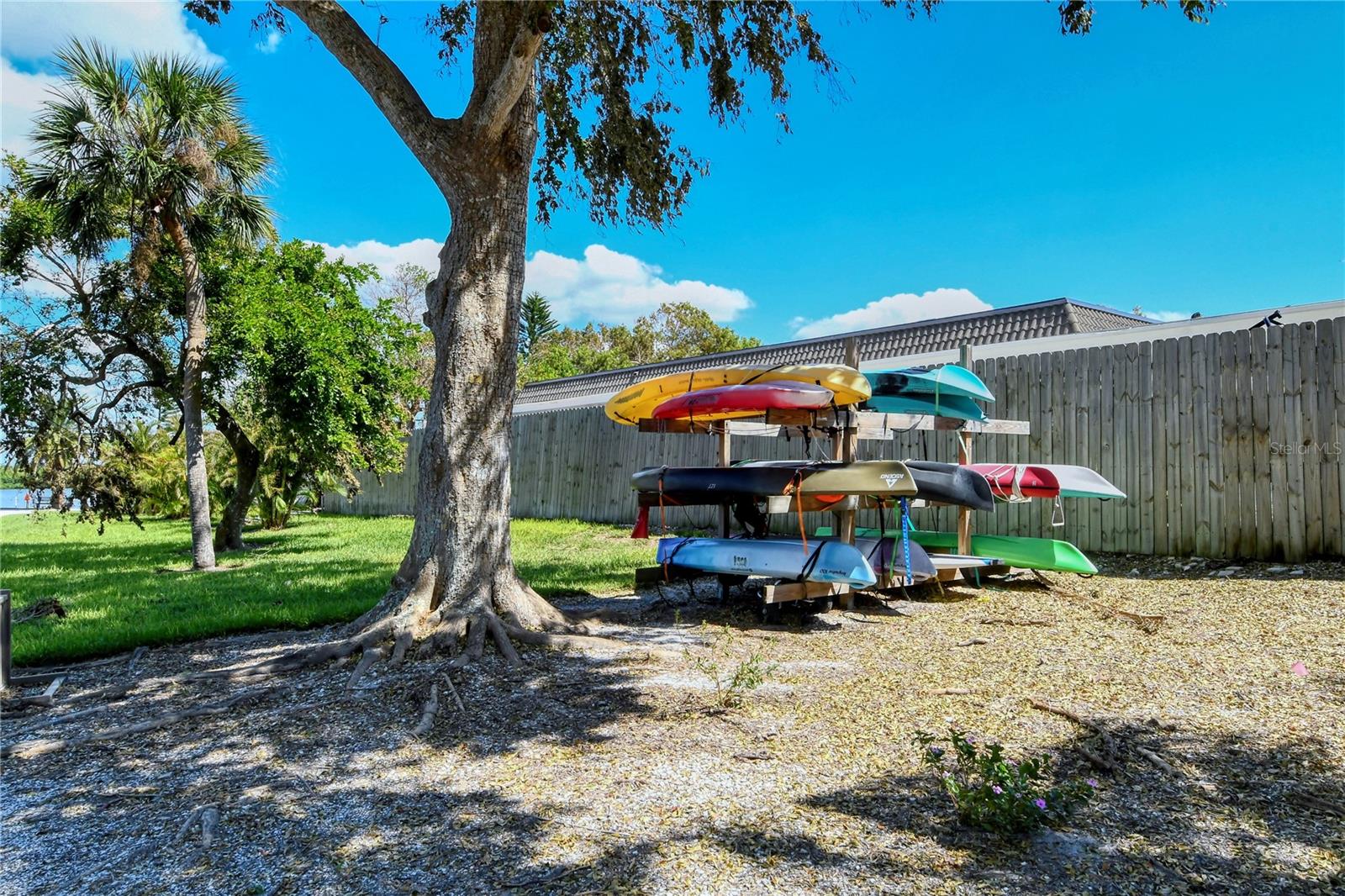 WINDWARD BAY AMD - Residential