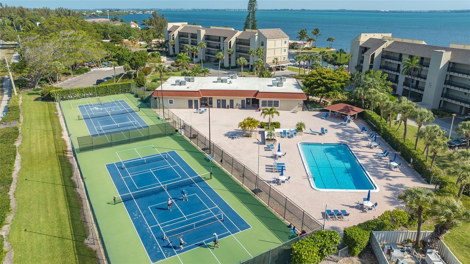 WINDWARD BAY AMD - Residential