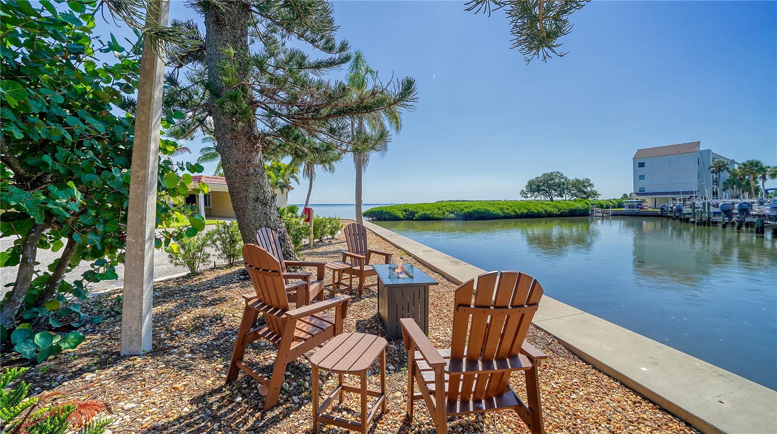WINDWARD BAY AMD - Residential