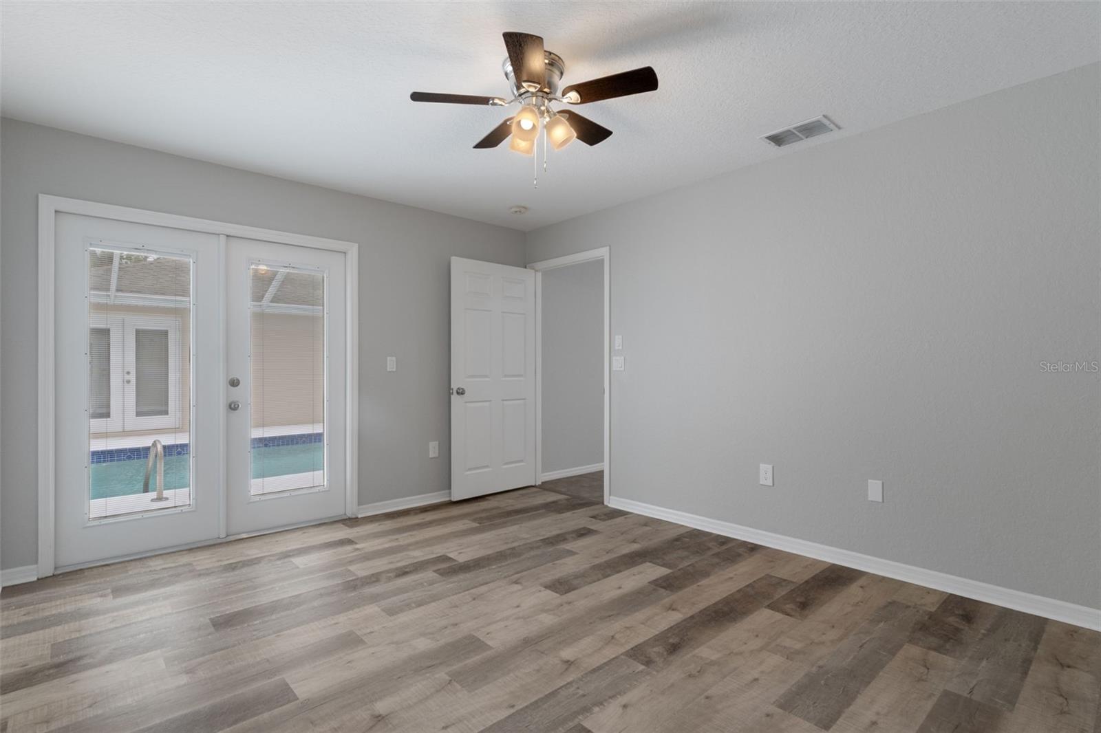 SPRING HILL - Residential Income