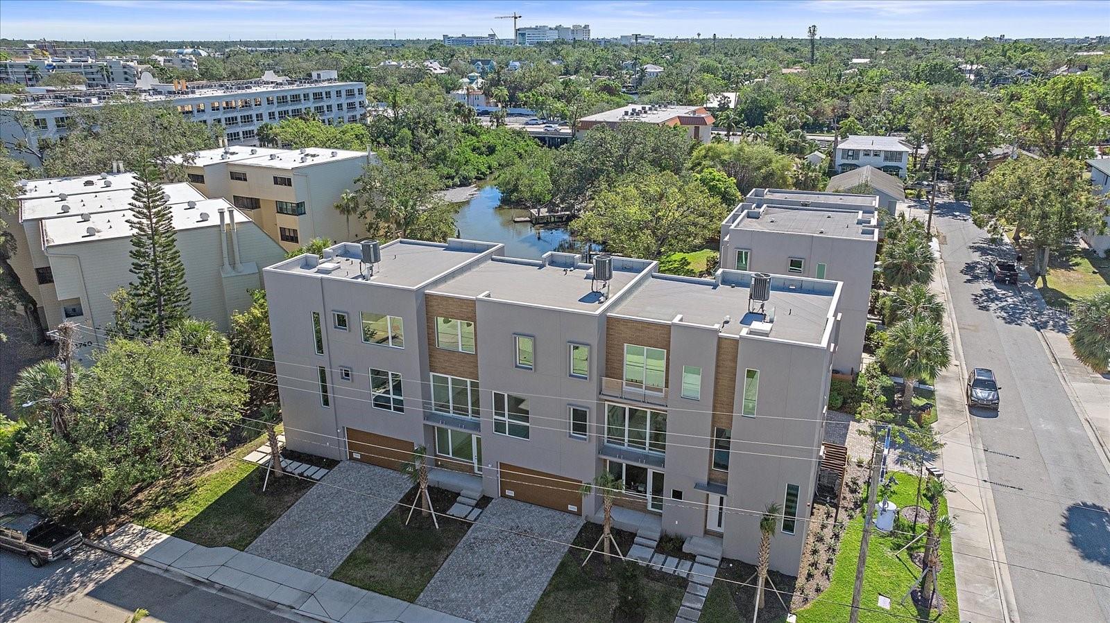LAUREL ON THE WATER - Residential
