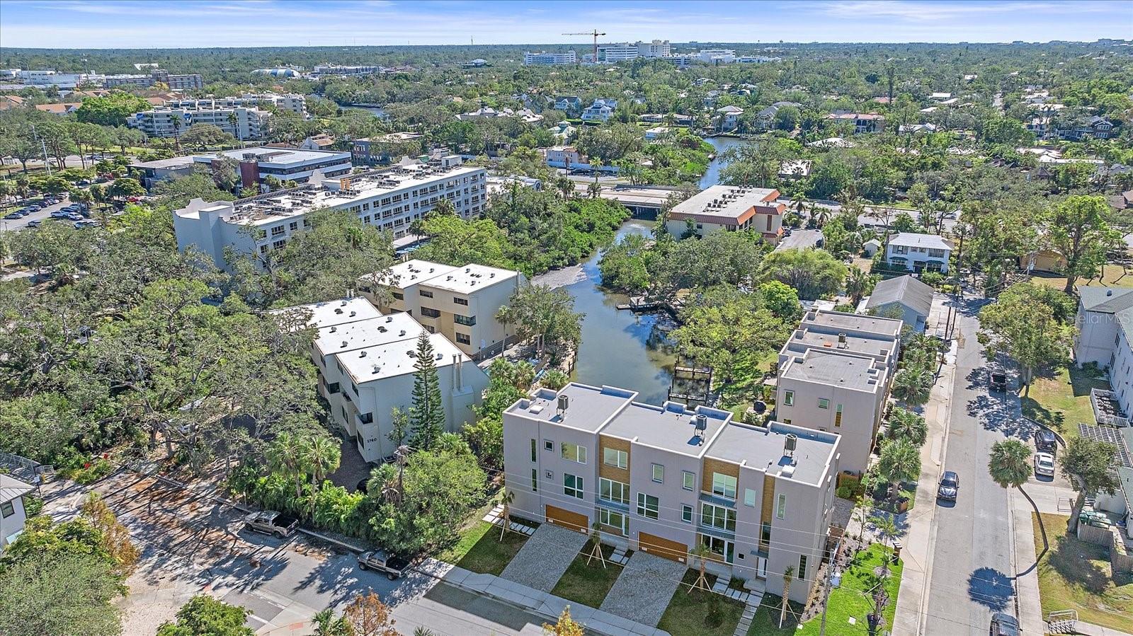 LAUREL ON THE WATER - Residential