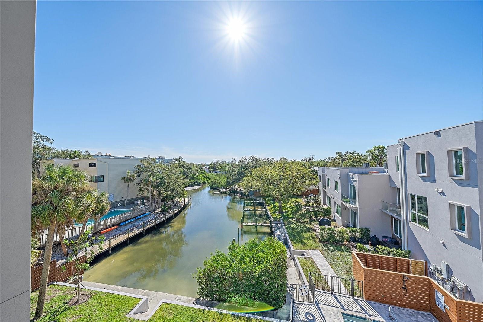 LAUREL ON THE WATER - Residential
