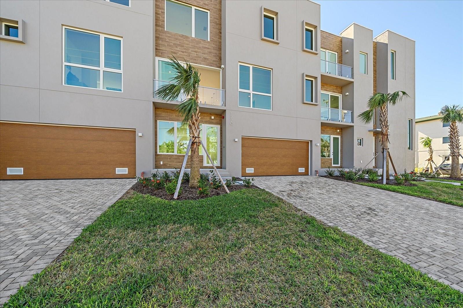 LAUREL ON THE WATER - Residential