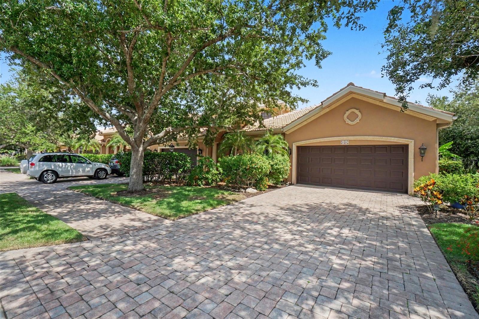 BOUGAINVILLEA PLACE - Residential