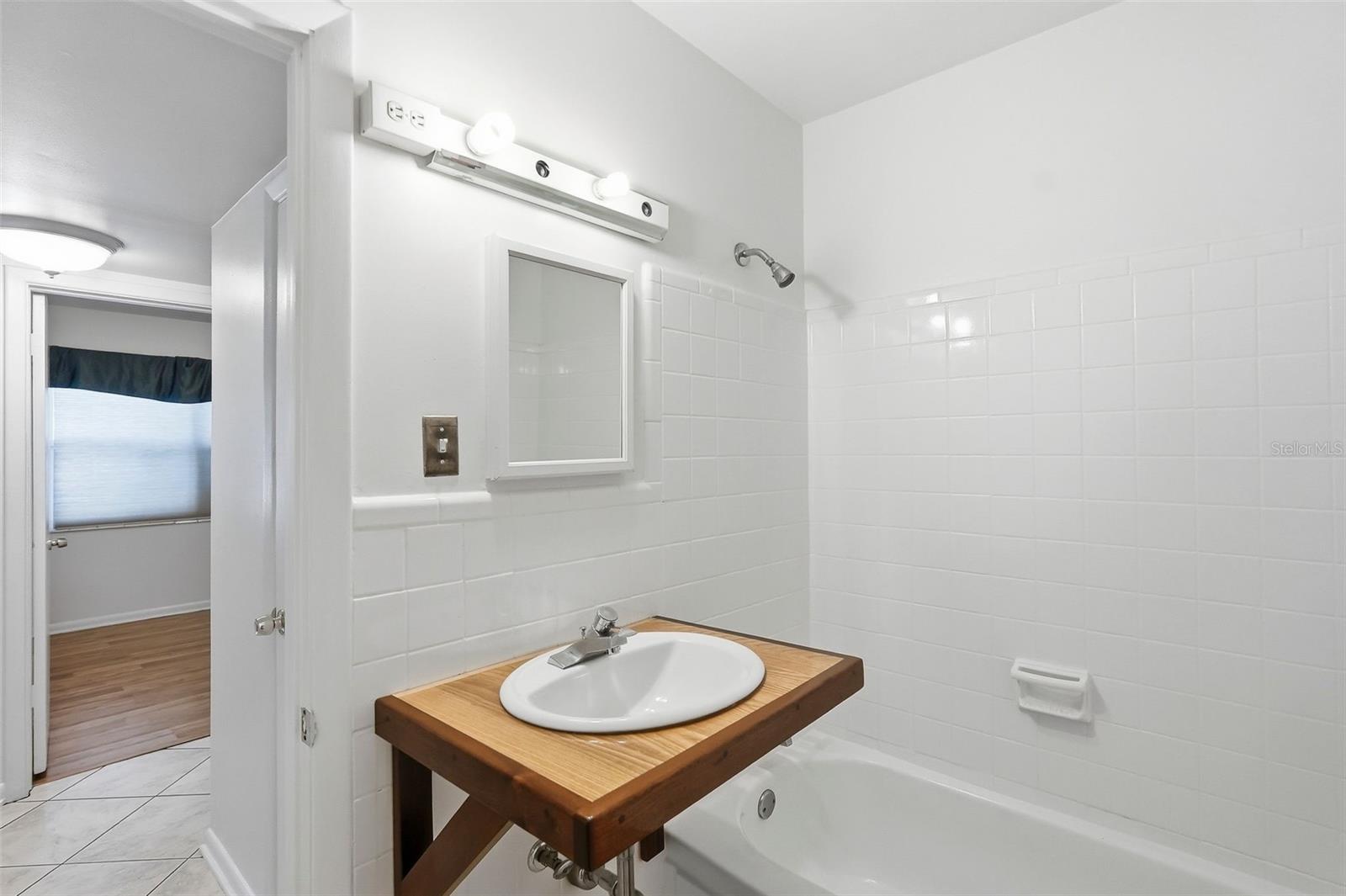 WESTGATE MANOR 1ST ADD - Residential