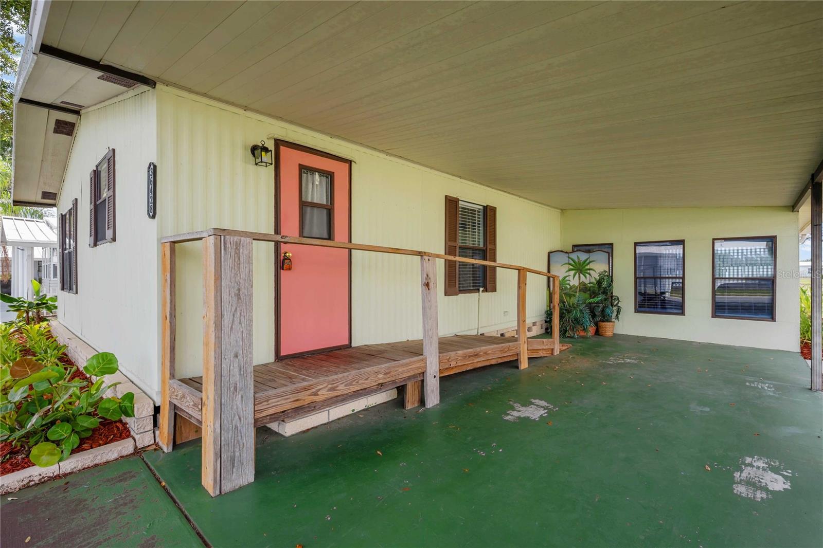 OAKS ROYAL - Residential