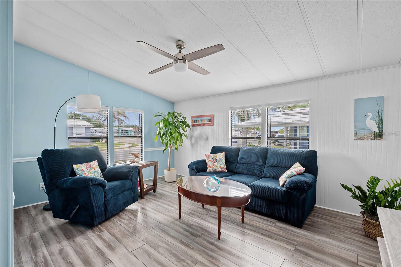 OAKS ROYAL - Residential